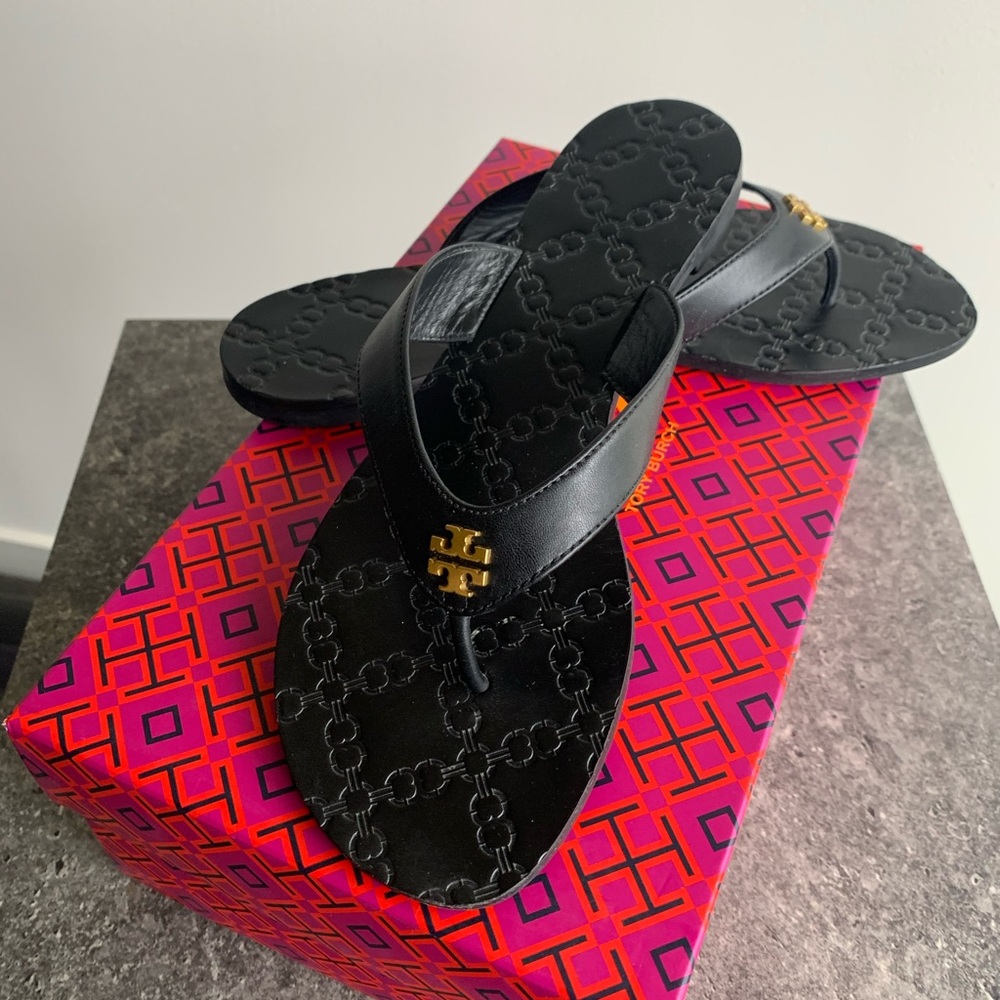 Tory Buch sandals. Excellent condition. Size 8.